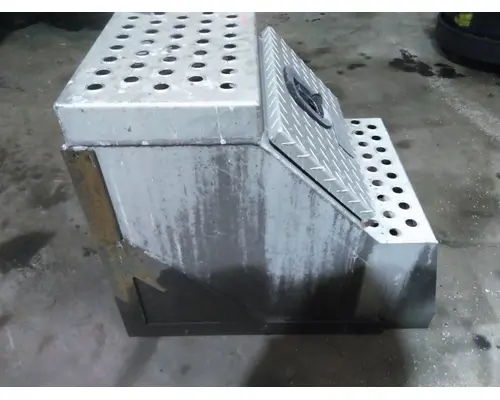 INTERNATIONAL LT TOOL BOX