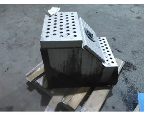 INTERNATIONAL LT TOOL BOX