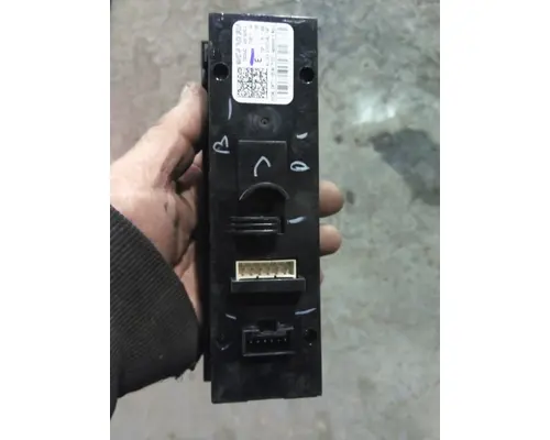INTERNATIONAL LT TRACTION CONTROL SWITCH
