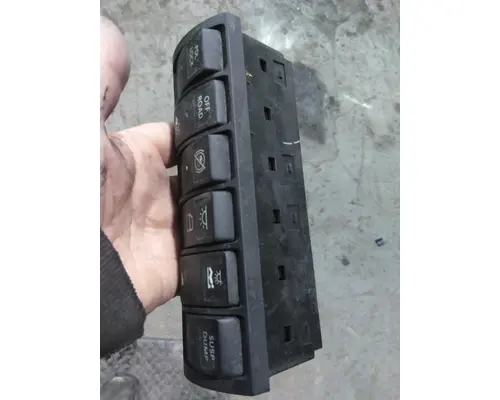 INTERNATIONAL LT TRACTION CONTROL SWITCH