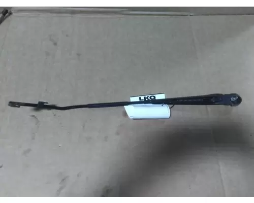 INTERNATIONAL LT WINDSHIELD WIPER ARM