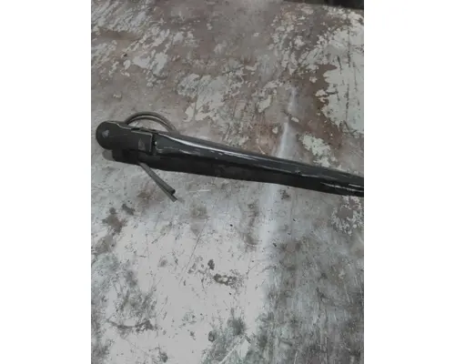 INTERNATIONAL LT WINDSHIELD WIPER ARM