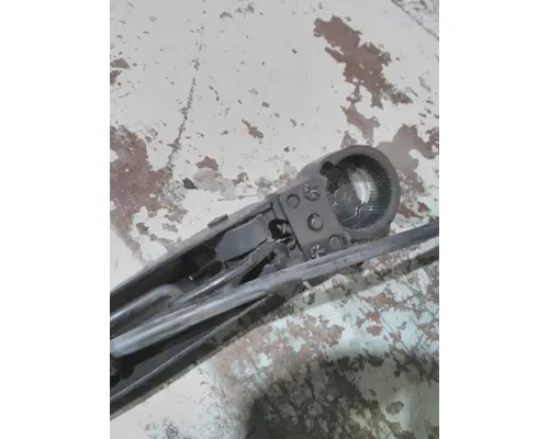INTERNATIONAL LT WINDSHIELD WIPER ARM
