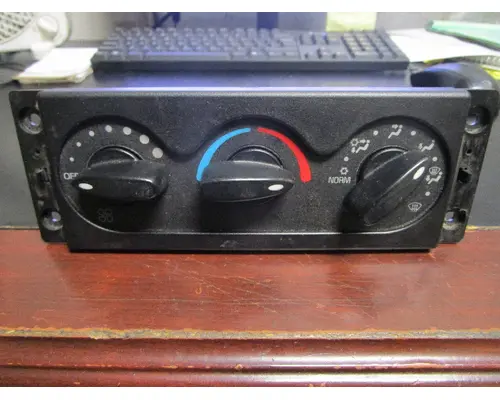 INTERNATIONAL LoneStar-Cab_3827580C1 AC Control