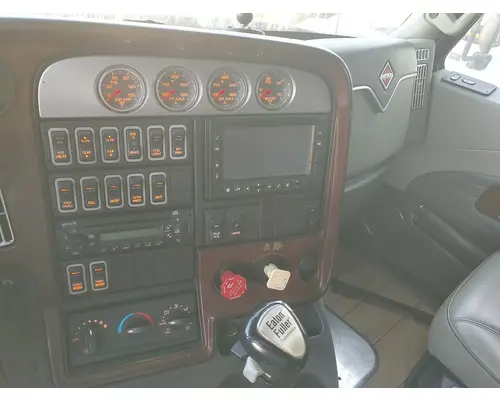 INTERNATIONAL Lonestar Complete Vehicle