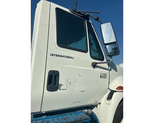 INTERNATIONAL MA025 Door Assembly, Front