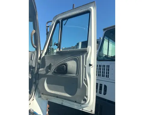 INTERNATIONAL MA025 Door Assembly, Front