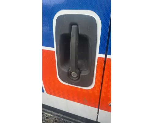 INTERNATIONAL MA025 Door Assembly, Front