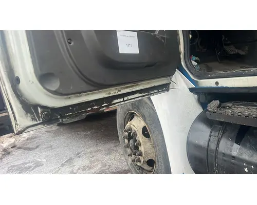 INTERNATIONAL MA025 Door Assembly, Front