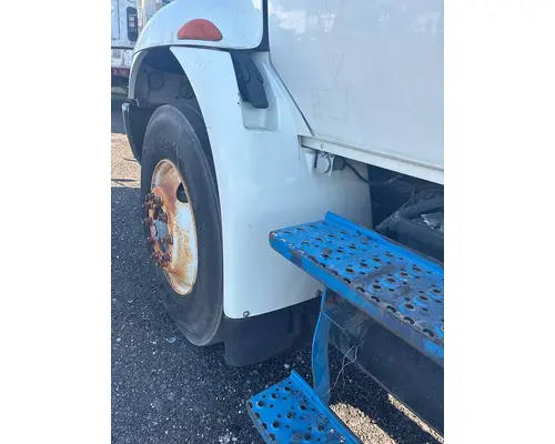 INTERNATIONAL MA025 Fender