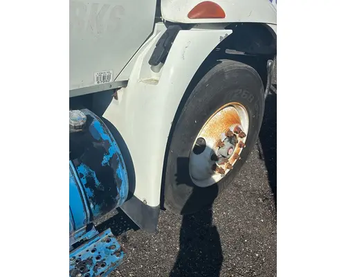 INTERNATIONAL MA025 Fender