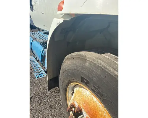 INTERNATIONAL MA025 Fender