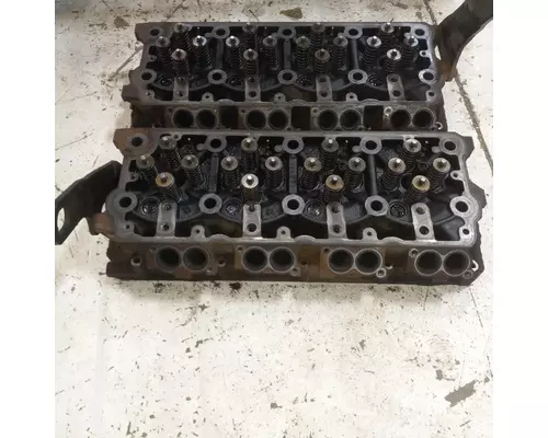 INTERNATIONAL MF7-07 Cylinder Head