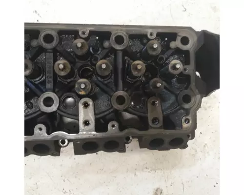 INTERNATIONAL MF7-07 Cylinder Head