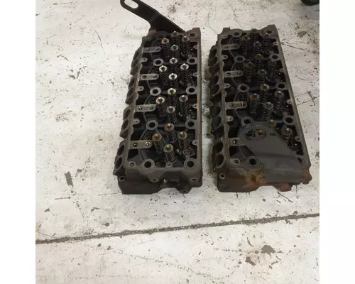 INTERNATIONAL MF7-07 Cylinder Head