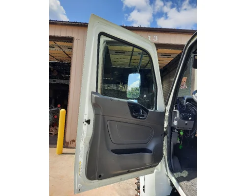 INTERNATIONAL MV607 2019-2025 DOOR ASSEMBLY, FRONT