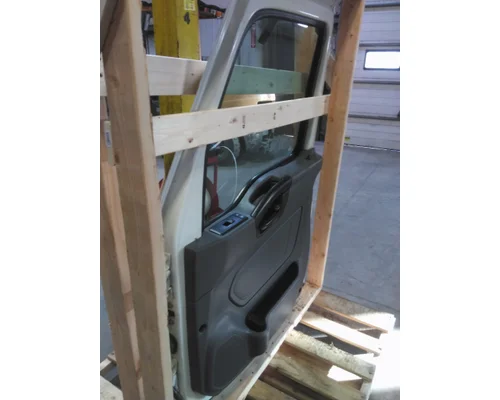 INTERNATIONAL MV607 2019-2025 DOOR ASSEMBLY, FRONT