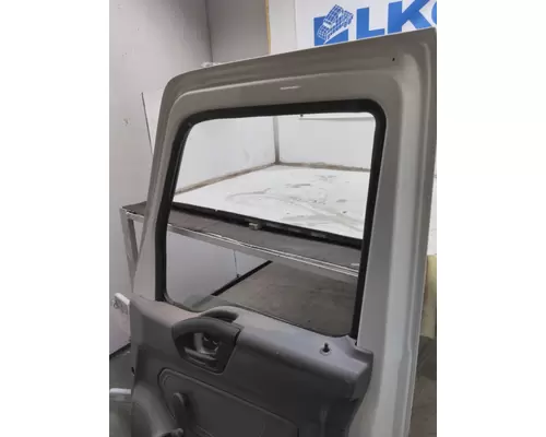 INTERNATIONAL MV607 2019-2025 DOOR ASSEMBLY, FRONT