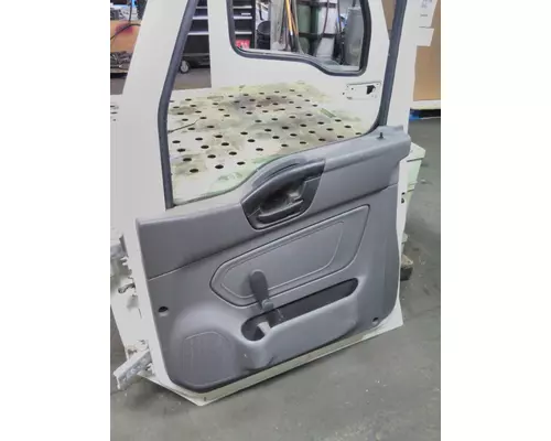 INTERNATIONAL MV607 2019-2025 DOOR ASSEMBLY, FRONT
