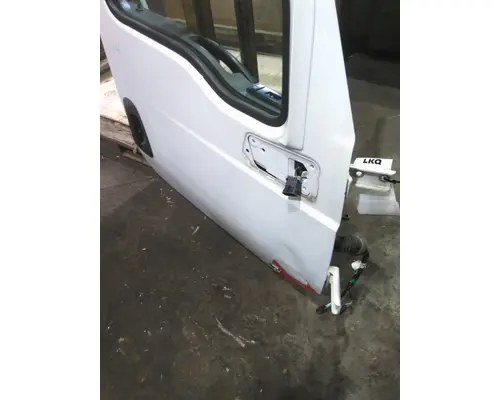 INTERNATIONAL MV607 2019-2025 DOOR ASSEMBLY, FRONT