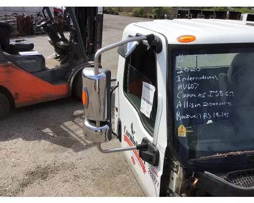 INTERNATIONAL MV607 Cab