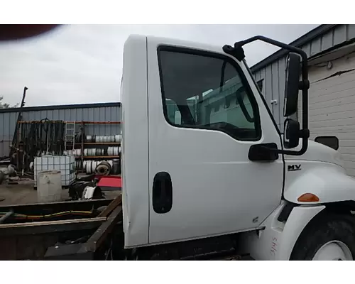 INTERNATIONAL MV607 Cab