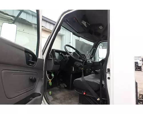 INTERNATIONAL MV607 Cab
