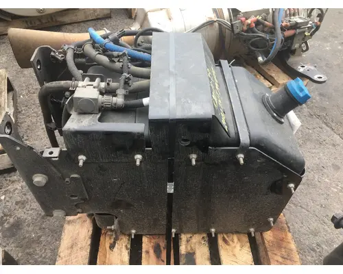 INTERNATIONAL MV607 DEF Tank