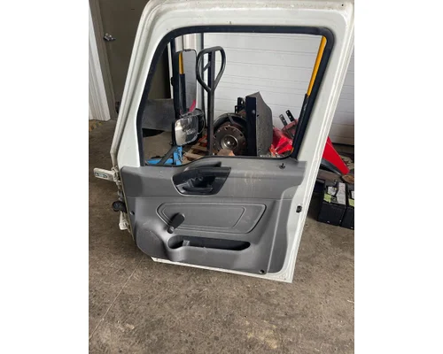 INTERNATIONAL MV607 Door Assembly, Front