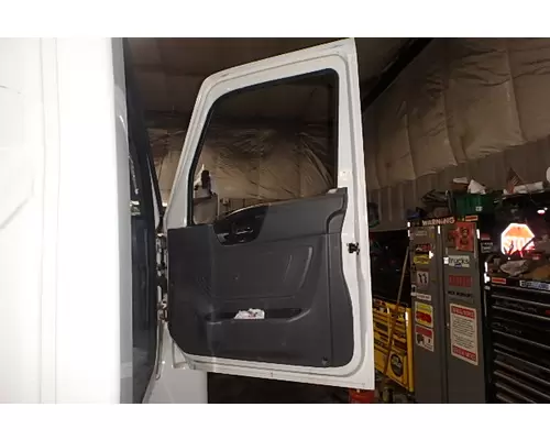INTERNATIONAL MV607 Door Assembly, Front
