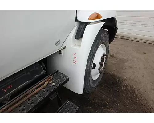INTERNATIONAL MV607 Fender Extension
