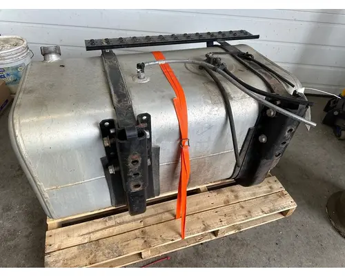 INTERNATIONAL MV607 Fuel Tank