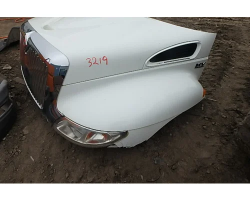 INTERNATIONAL MV607 Hood