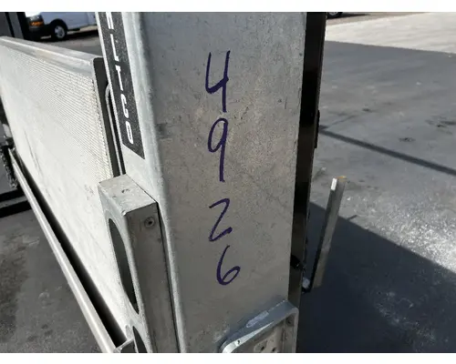 INTERNATIONAL MV607 Liftgate