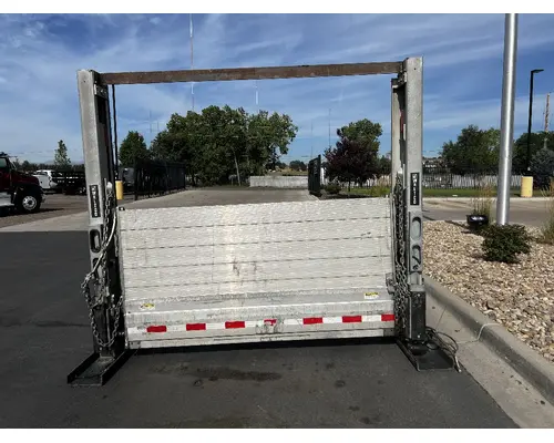 INTERNATIONAL MV607 Liftgate