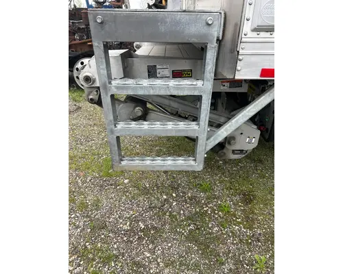 INTERNATIONAL MV607 Liftgates  Tailgates