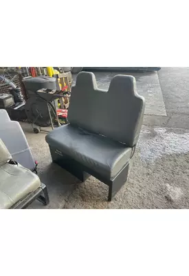 INTERNATIONAL MV607 Seat, Front