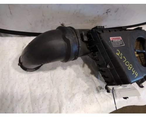 INTERNATIONAL MV AIR CLEANER