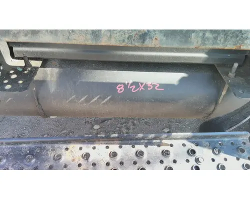 INTERNATIONAL MV AIR TANK