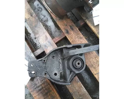 INTERNATIONAL MV CAB MOUNT,BRACKET