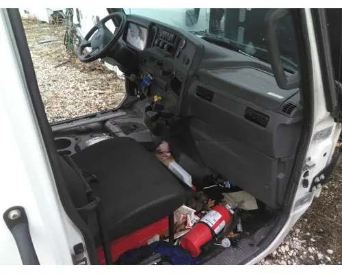 INTERNATIONAL MV CAB