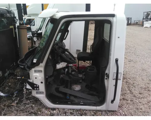 INTERNATIONAL MV CAB