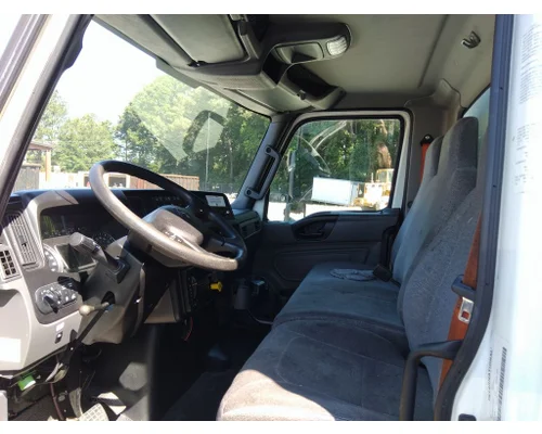 INTERNATIONAL MV CAB