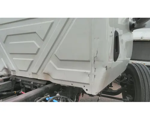 INTERNATIONAL MV CAB