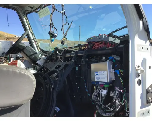 INTERNATIONAL MV CAB
