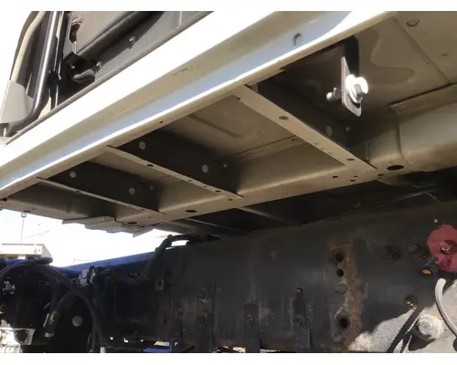 INTERNATIONAL MV CAB