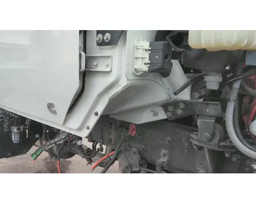 INTERNATIONAL MV CAB