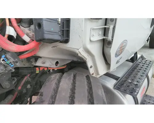 INTERNATIONAL MV CAB