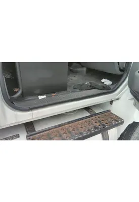 INTERNATIONAL MV CAB
