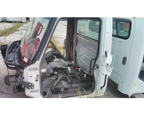 INTERNATIONAL MV CAB